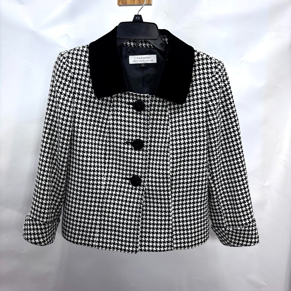 Houndstooth Blazer Size 6 Tahari Arthur S. Levine cropped Black Velvet Collar